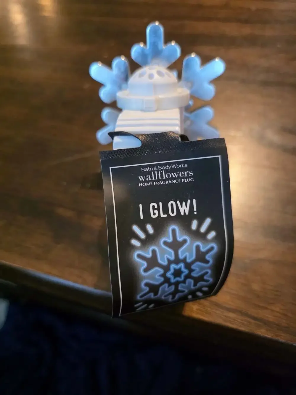 Bath & Body Works Snowflake Bright Neon BLue Nightlight Wallflower Plug